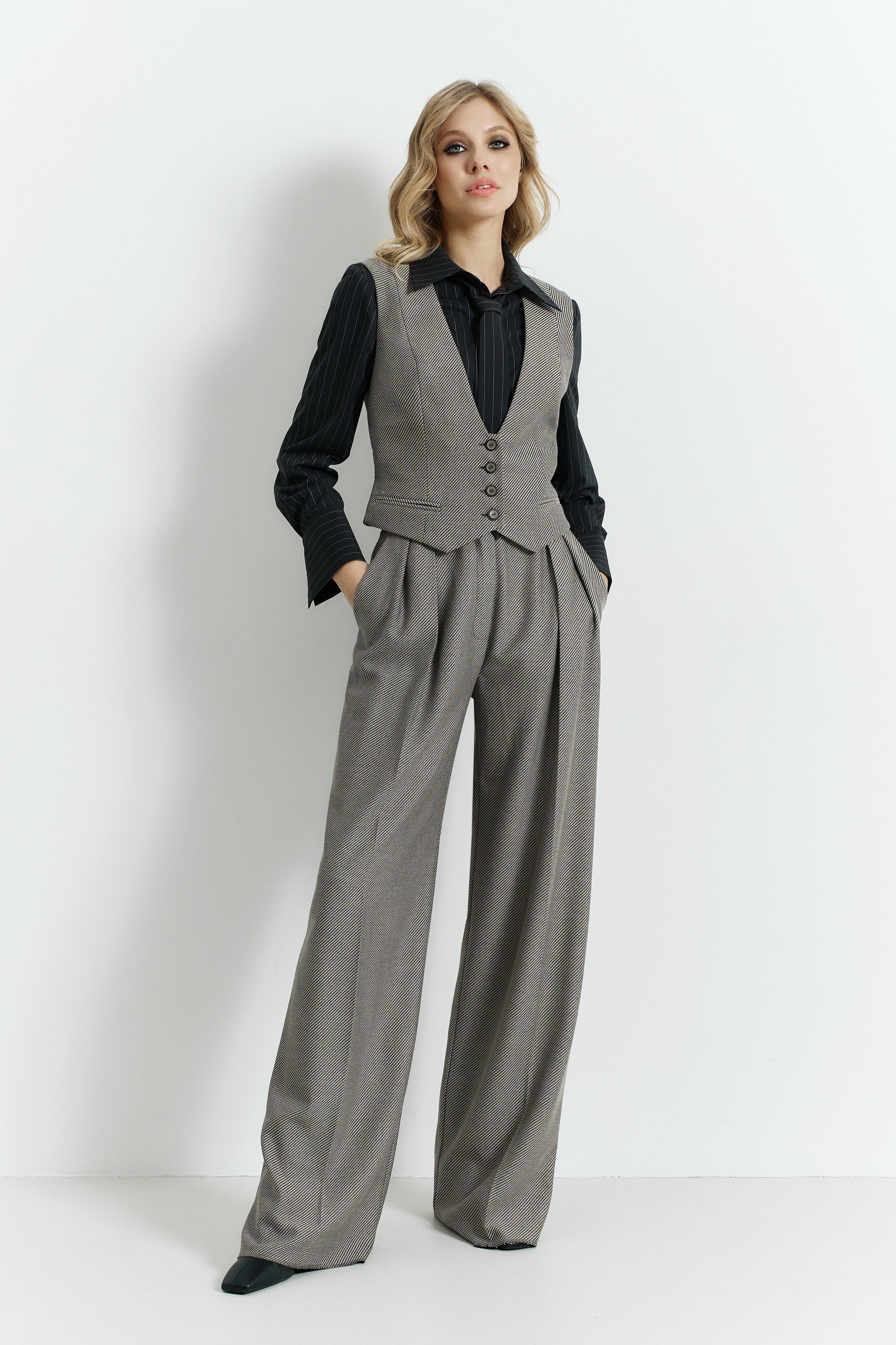 A2435/5, A2427/3, A2435/6, AK332